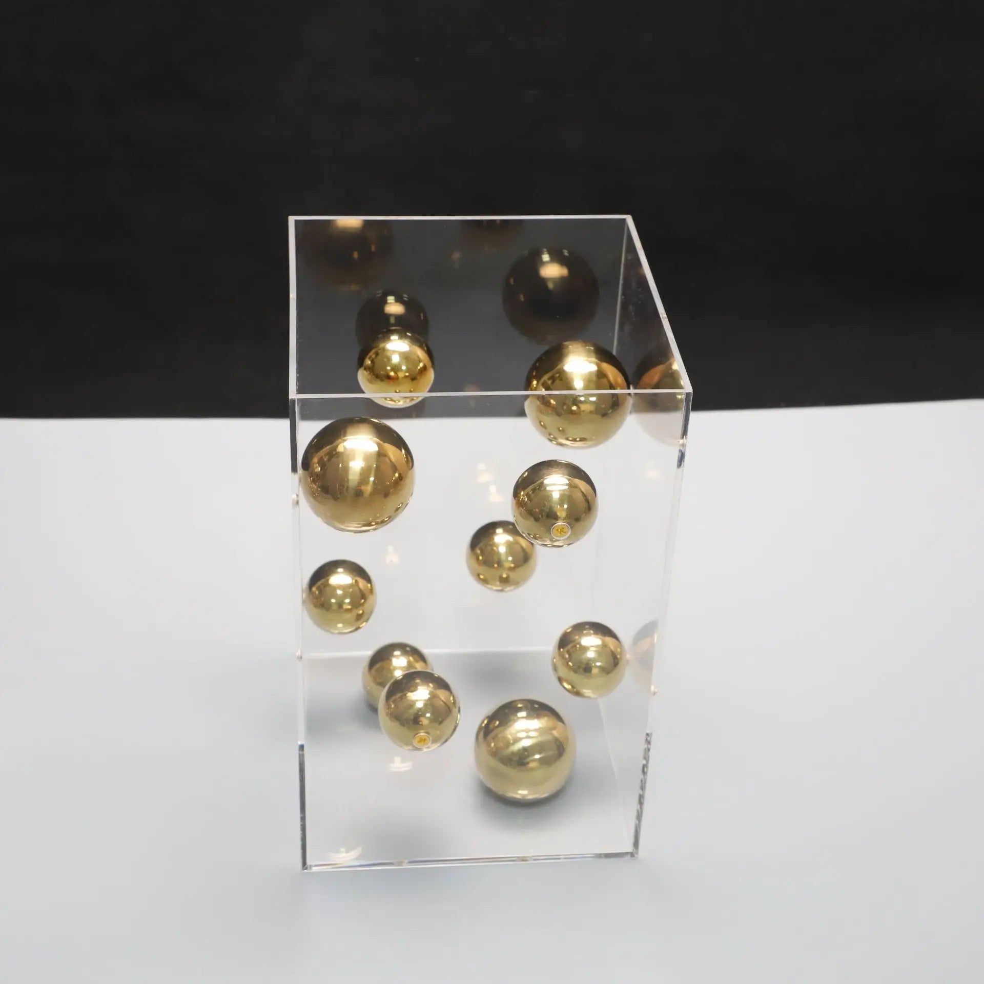 Geometric Metal Ball Art Transparent Acrylic Box Ornaments Modern Minimalist Square Living Room Decorations Desktop Furnishings