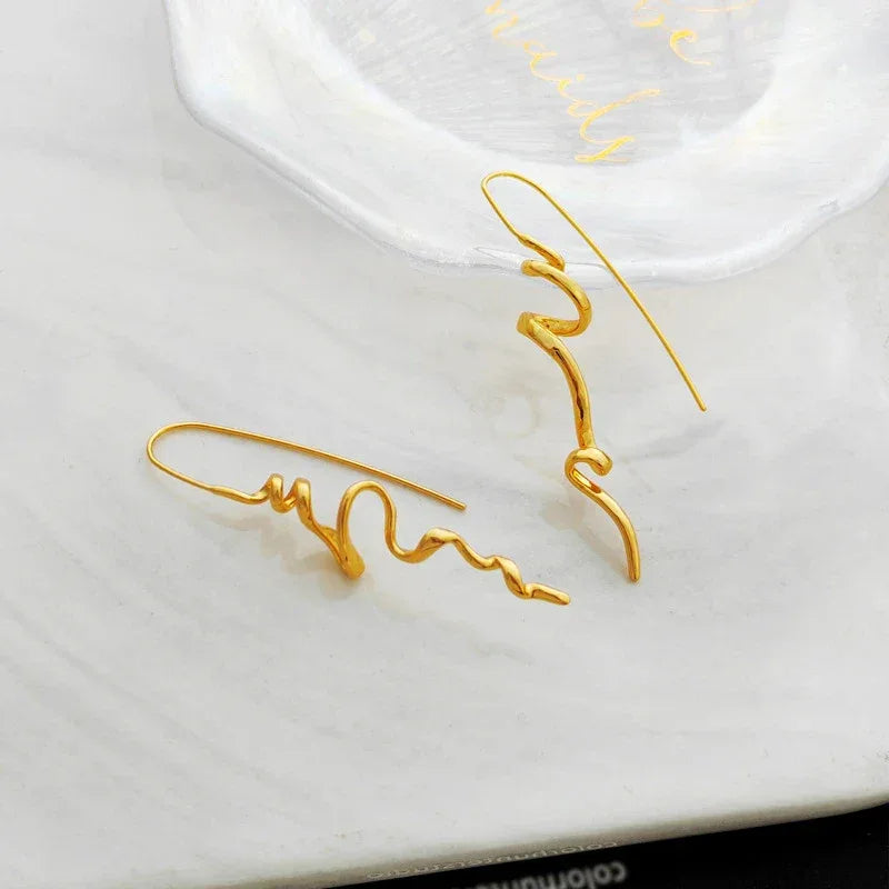Abstract three-dimensional design earrings cool and handsome temperament fashion women exquisite retro ear hanging jewelry acces - Luvia
