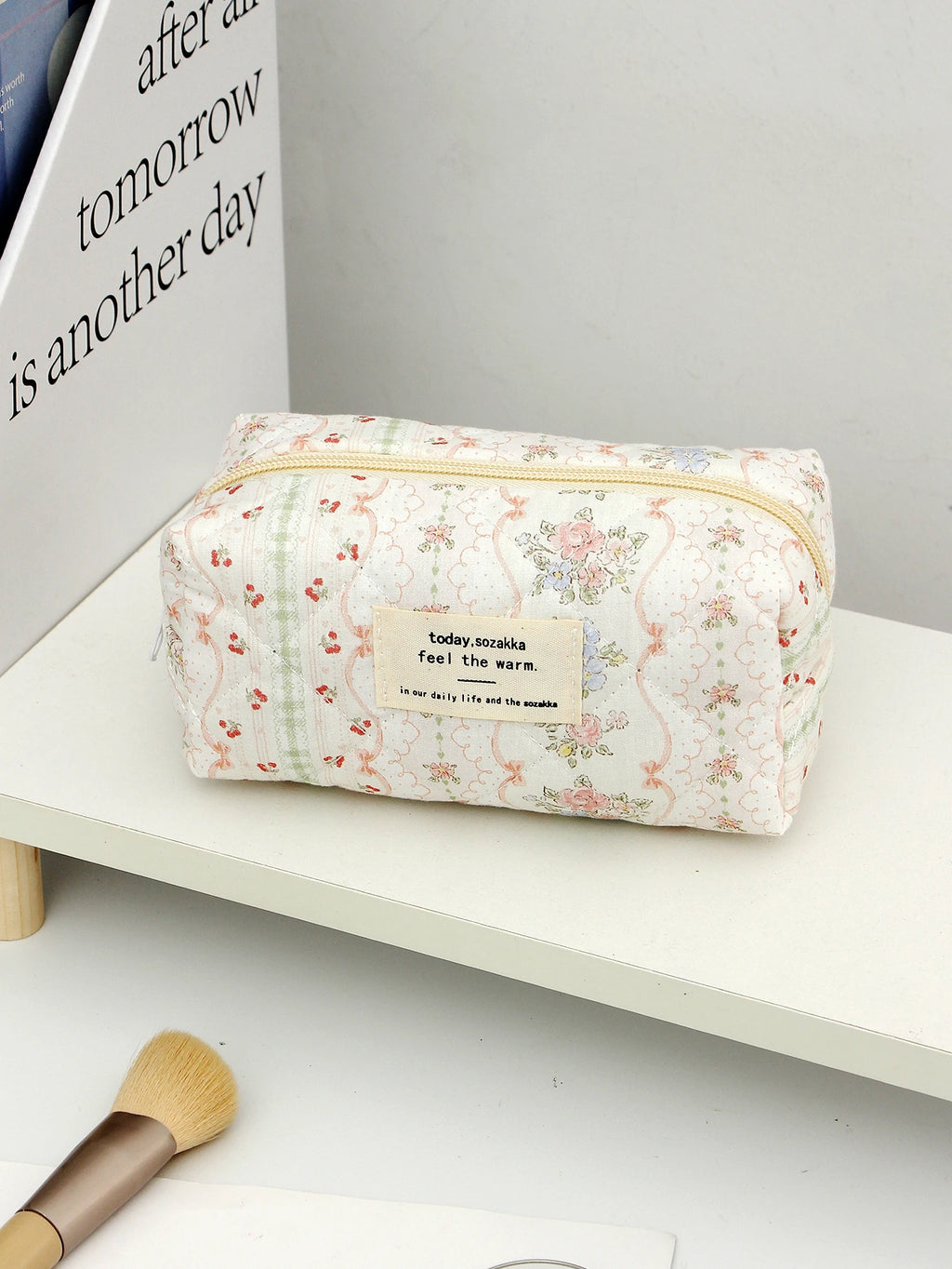 1pc/set floral  quilted makeup bag, cute large capacity makeup bag, travel essential makeup bag, multifunctional makeup bag