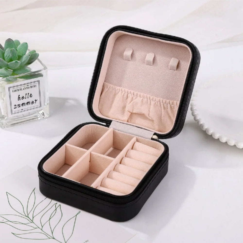 Portable Mini Jewelry Storage Box Travel Organizer Jewelry Case Leather Storage Earrings Necklace Ring Jewelry Organizer Display