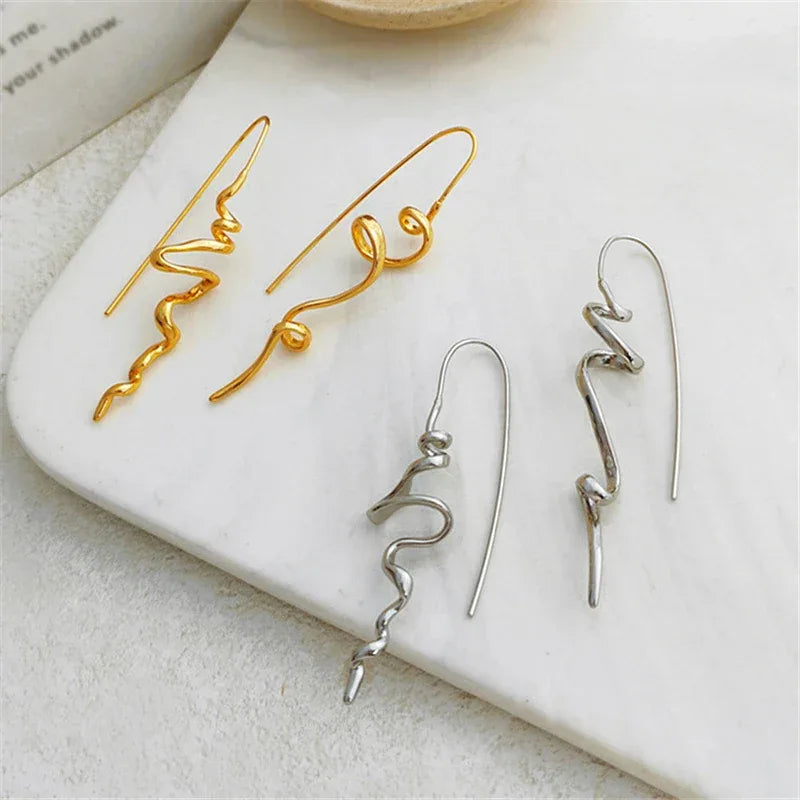 Abstract three-dimensional design earrings cool and handsome temperament fashion women exquisite retro ear hanging jewelry acces - Luvia