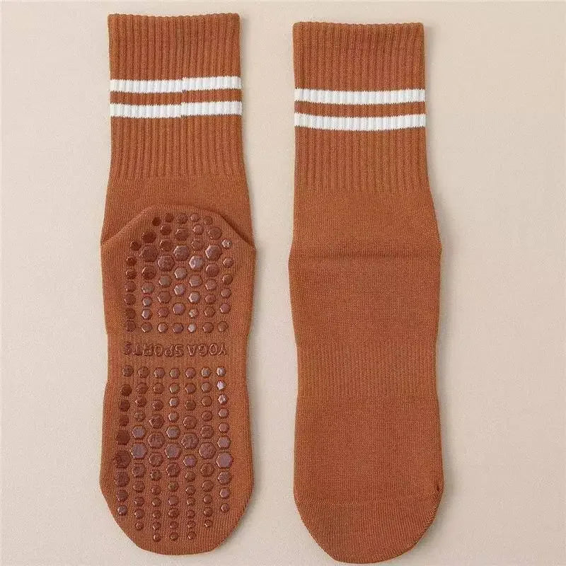 1 Pair Women's Yoga Socks with Silicone Grips Non Slip Fitness Socks for Pilates Dance and Workout Anti Slip Sports Socks - Luvia