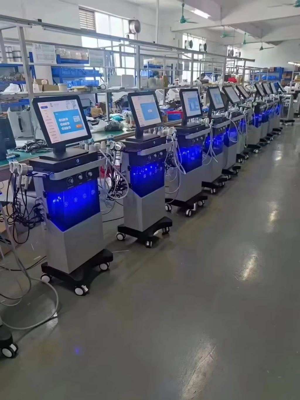 The latest 14-in-1 bubble oxygenation scrub facial beauty instrument, suitable for female beauty equipment